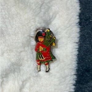 TNT Sales Ltd Scottish Man Playing Bagpipes Tac Pin